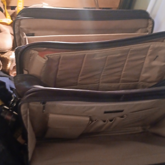 Wilsons Brown Leather Briefcase - Picture 11 of 17